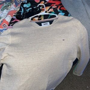 Tommy sweater